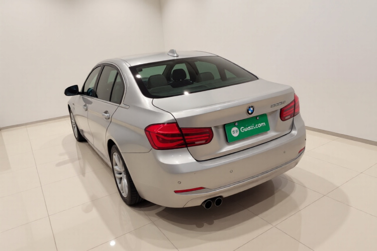 宝马3系 2017款 320Li 时尚型车身外观5