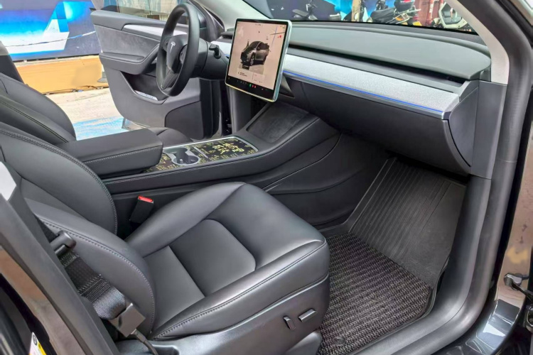 特斯拉 Model Y 2024款 后轮驱动版中控内饰7006