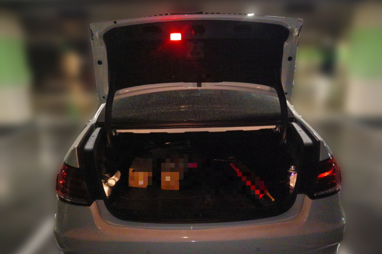 奔驰E级 2015款 E 260 L 运动型中控内饰23