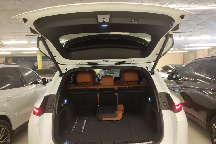 理想汽车 理想L7 2023款 Air机舱底盘23