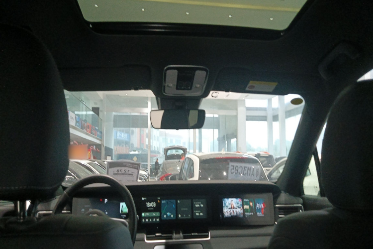 理想汽车 理想ONE 2020款 增程6座版中控内饰22