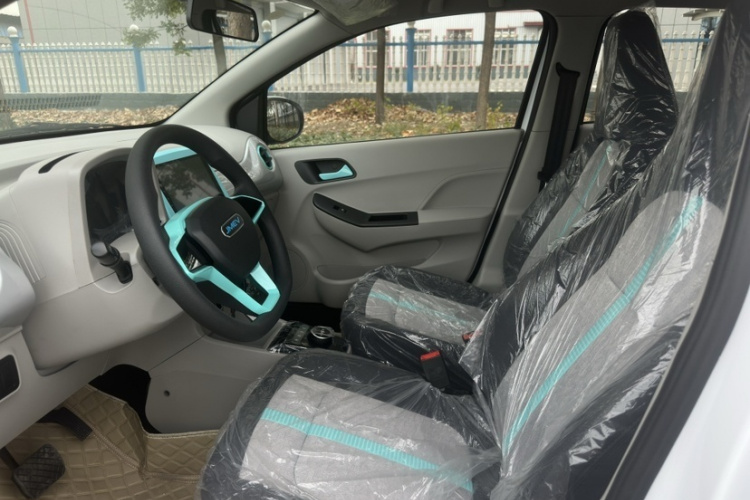 江铃集团新能源 易至EV2 2026款 PLUS+ 舒适型中控内饰7002