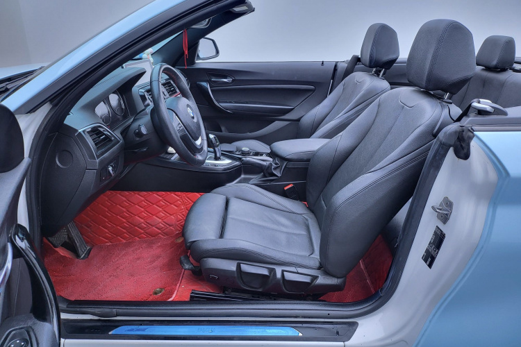 宝马2系(进口) 2018款 220i 敞篷轿跑车 运动设计套装局部细节19