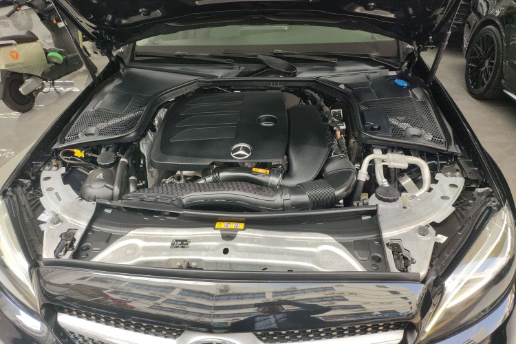 奔驰C级 2019款 改款 C 260 L 运动版机舱底盘24