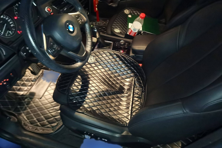 宝马1系 2017款 118i 运动型局部细节19