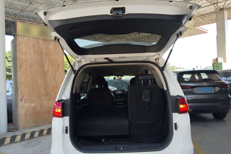 江汽集团 瑞风R3 2019款 1.5T 劲风型 7座局部细节23