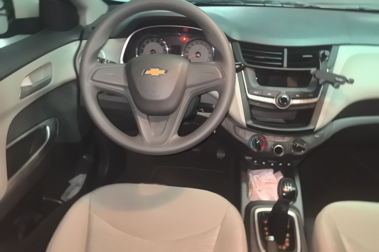 雪佛兰 2015款 赛欧3 1.5L 手动理想天窗版局部细节13