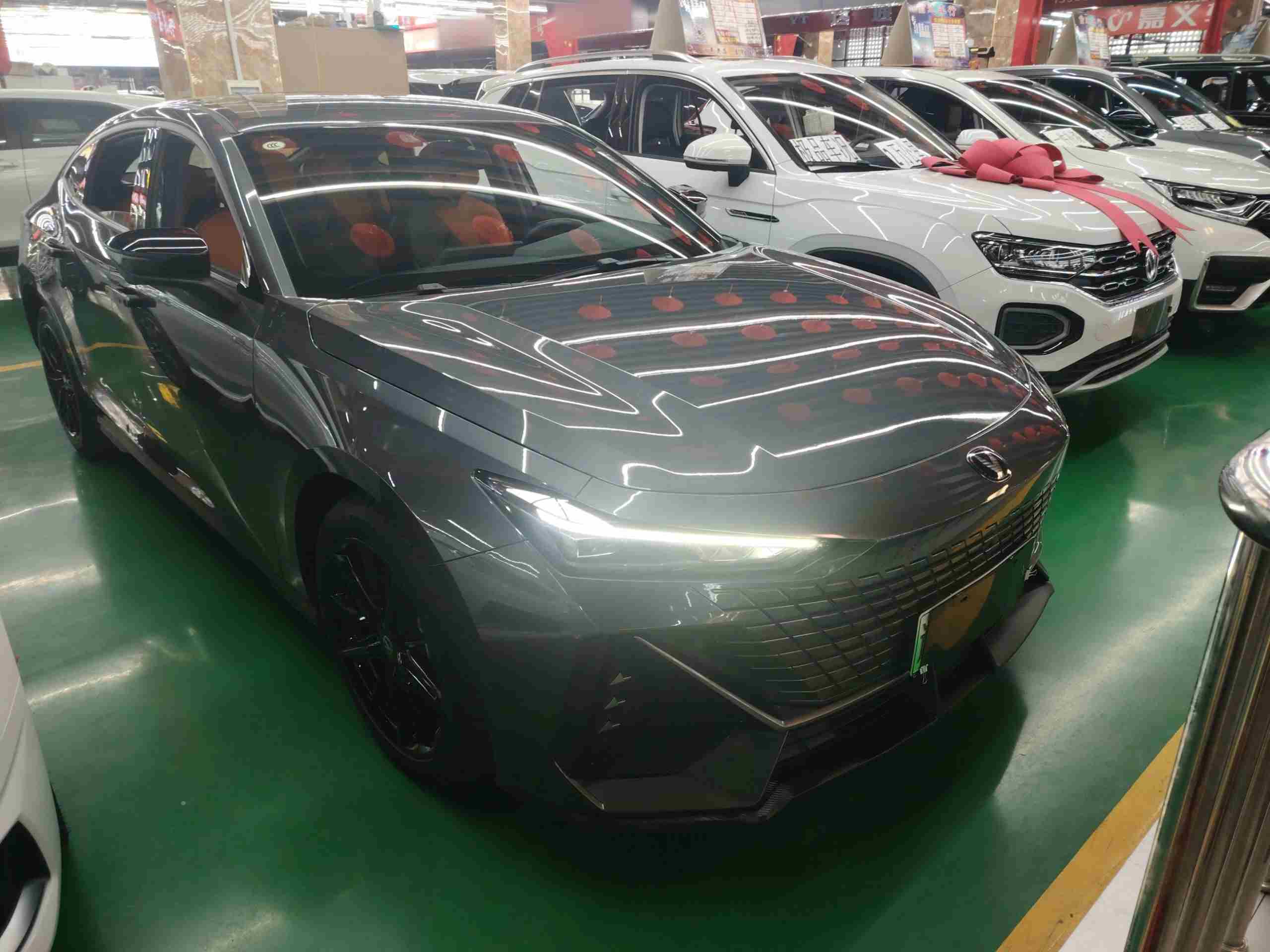 鞍山二手长安UNI-V 智电iDD 2023款，开两年还能卖多少？
