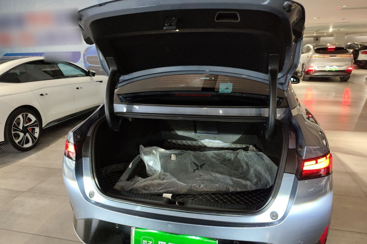 小鹏P5 2021款 550P机舱底盘23