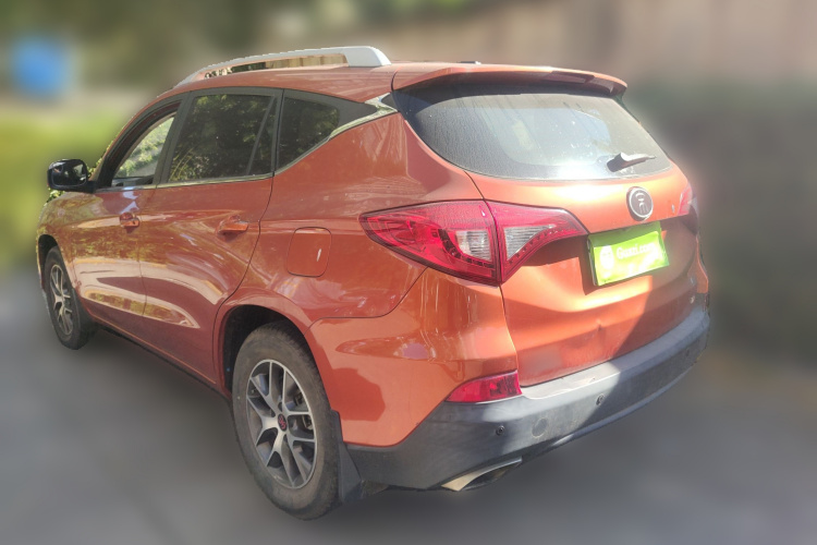 比亚迪 宋 2017款 盖世升级版 1.5TI 手动精英型车身外观5