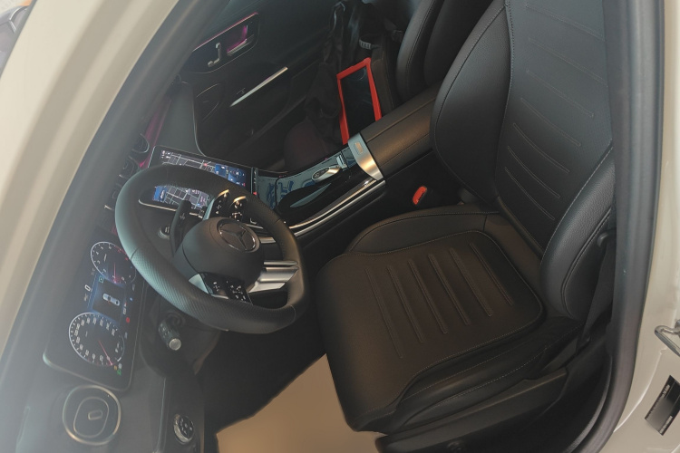 奔驰C级 2023款 C 200 L 运动版局部细节19