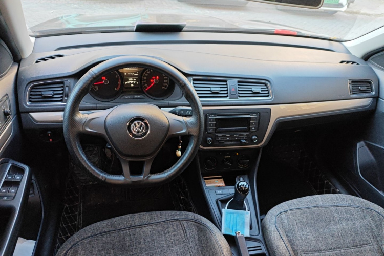 大众 朗逸 2017款 1.6L 手动风尚版中控内饰12