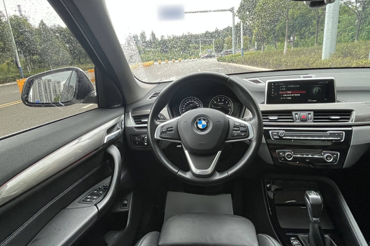 宝马X1 2019款 xDrive20Li 尊享型中控内饰7004