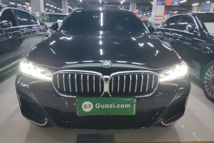 宝马5系新能源 2022款 改款二 535Le M运动套装车身外观2