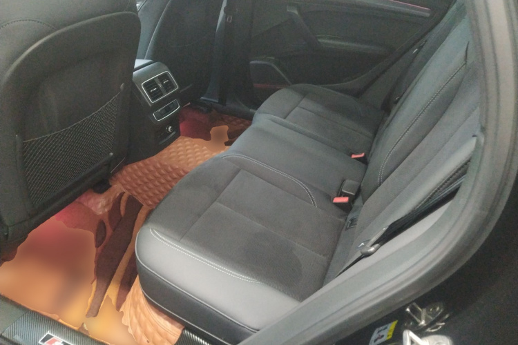 奥迪Q5L Sportback 2022款 改款 45 TFSI 豪华型中控内饰7004