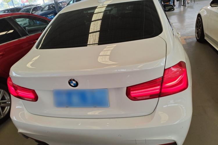 宝马3系 2019款 320Li M运动套装车身外观6