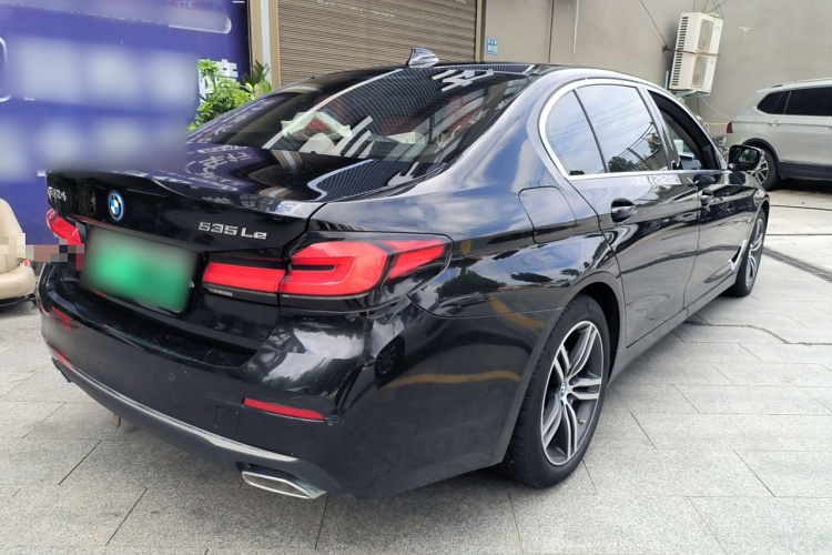 宝马5系新能源 2022款 改款 535Le 豪华套装车身外观7