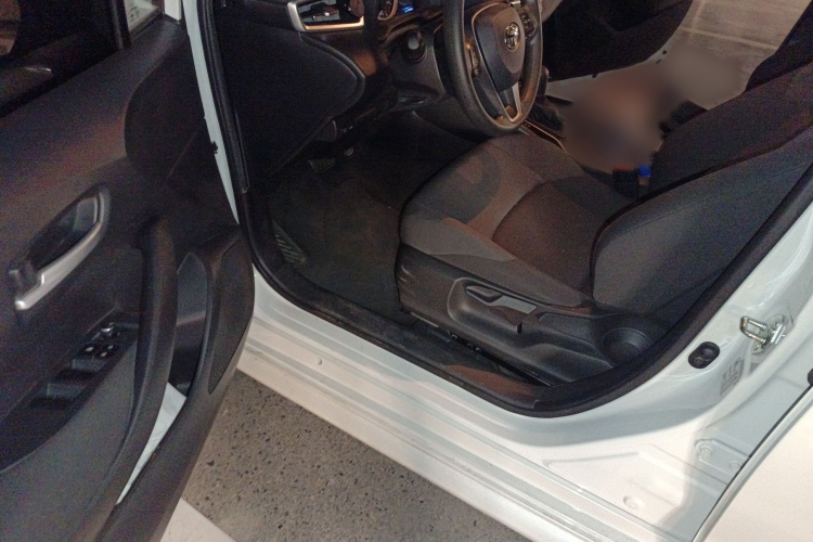 丰田 雷凌 2021款 185T CVT豪华版中控内饰7003