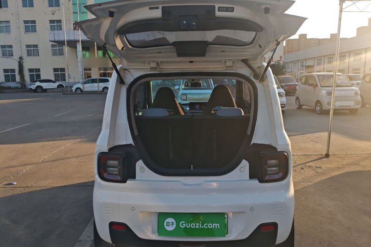 吉利银河 2024款 熊猫mini 200km 龙腾PRO版机舱底盘23