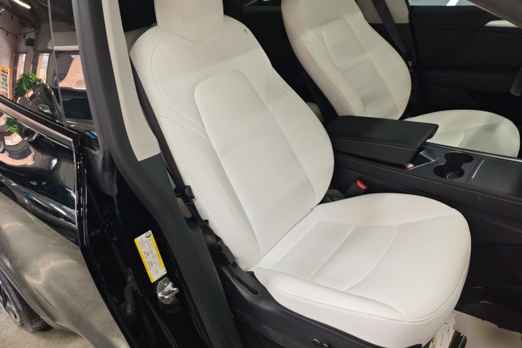 特斯拉 Model Y 2021款 长续航全轮驱动版局部细节41