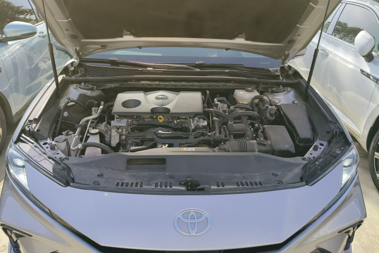 丰田 凯美瑞 2024款 双擎 2.0HXS 运动Plus版机舱底盘24