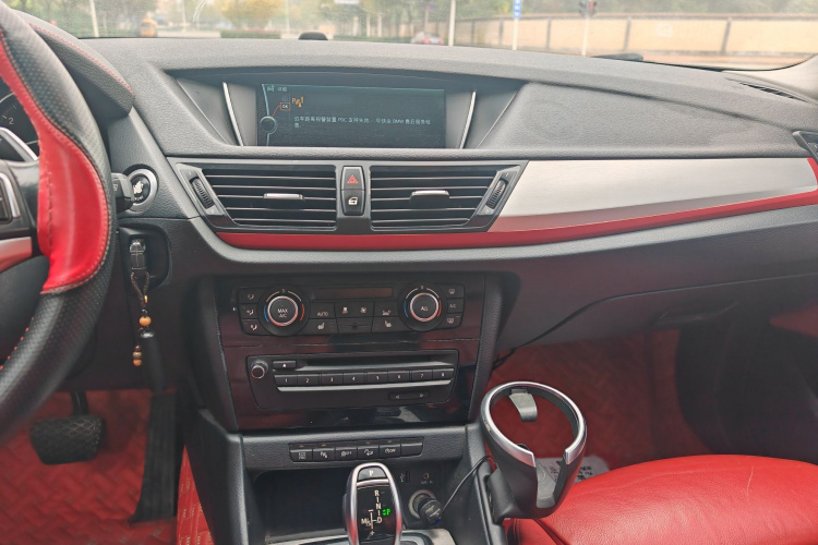 宝马X1 2014款 xDrive20i 运动设计套装中控内饰7006