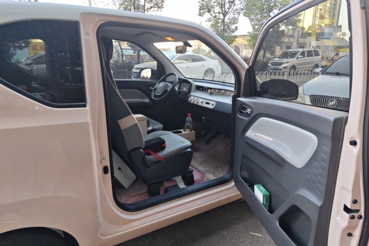 五菱汽车 宏光MINIEV 2022款 自在款 磷酸铁锂局部细节9005