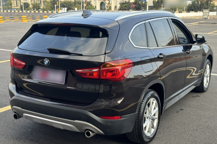 宝马X1 2018款 sDrive18Li 时尚型车身外观6004