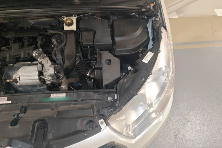 雪铁龙C4L 2014款 1.6THP 智驱版 自动劲智型局部细节9007