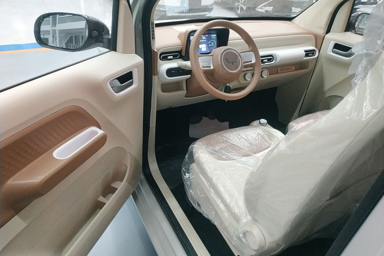 五菱汽车 宏光MINIEV 2024款 第三代 215km 青春版中控内饰7003