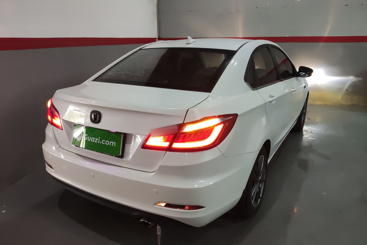 长安 逸动 2016款 1.6L GDI 自动劲尚型车身外观6005