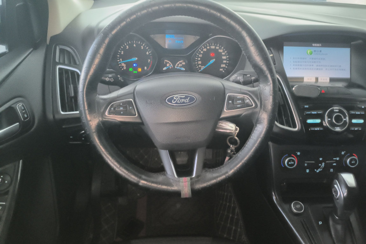福特 福克斯 2017款 两厢 1.6L 自动风尚型智行版中控内饰13