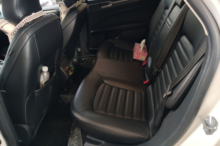 福特 蒙迪欧 2020款 EcoBoost 180 时尚型中控内饰21