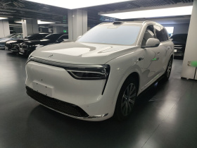 鸿蒙智行 问界M8 2025款 纯电 Max+ 六座四驱版