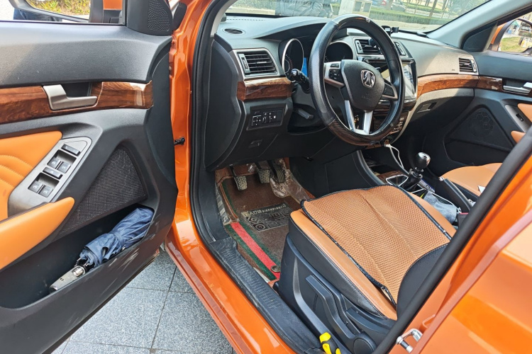 北汽威旺S50 2016款 1.5T 手动欢动舒适型中控内饰20