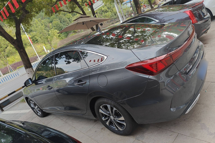长安 逸动 2022款 PLUS 蓝鲸NE 1.4T GDI DCT尊贵版车身外观6005