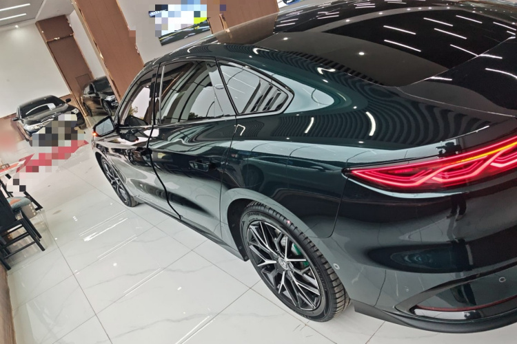 比亚迪 汉 2022款 EV 610KM四驱千山翠限量版车身外观4