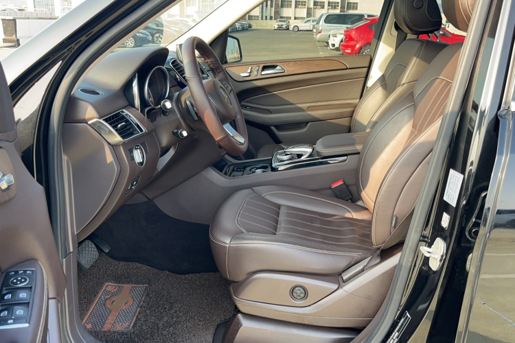 奔驰GLE 2015款 GLE 400 4MATIC中控内饰7002