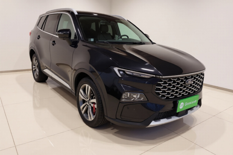 福特 领睿 2022款 改款 EcoBoost 170 尊领型车身外观3