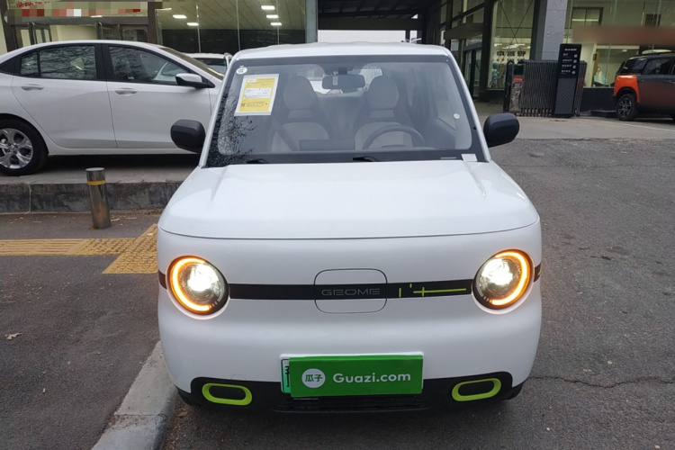 吉利银河 熊猫 2025款 210km 元气熊车身外观2