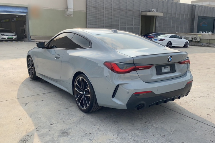 宝马4系 2023款 430i M运动曜夜套装车身外观6005