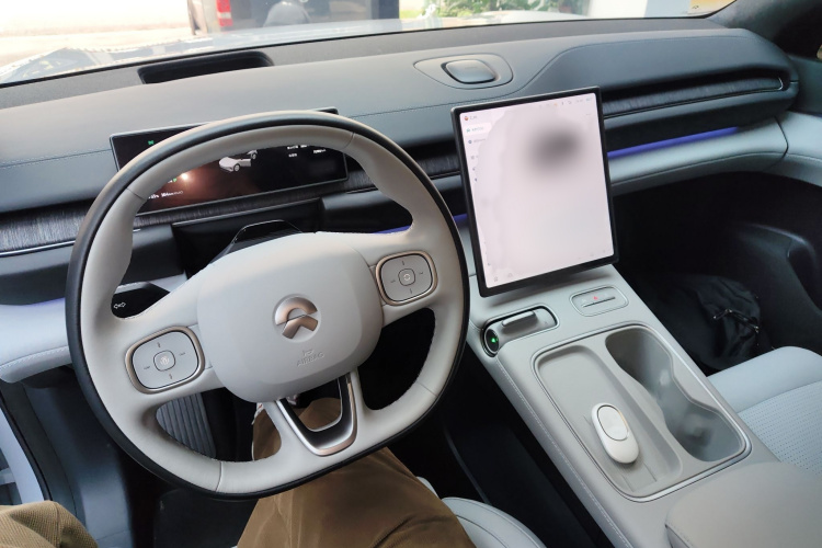 蔚来ES6 2023款 75kWh中控内饰7002