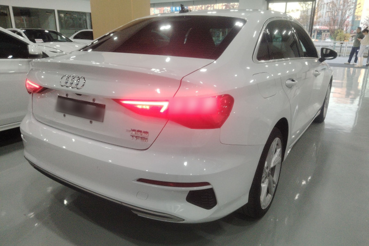 奥迪A3 2021款 A3L Limousine 35 TFSI 时尚致雅型车身外观7