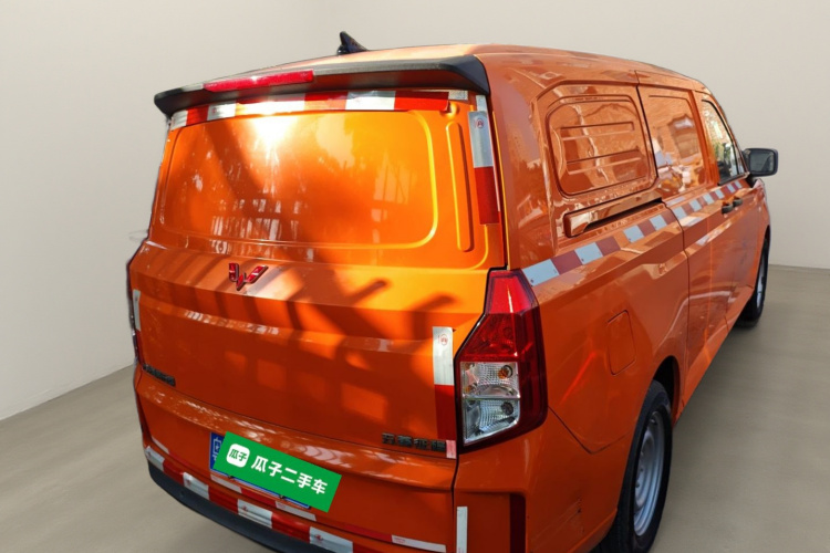 五菱汽车 五菱征程 2021款 1.5T 手动舒适型封窗版车身外观6