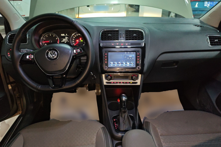 大众 2016款 1.6L Cross Polo 自动中控内饰12
