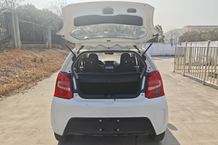 铃木 奥拓 2016款 1.0L 自动豪华炫动版局部细节23