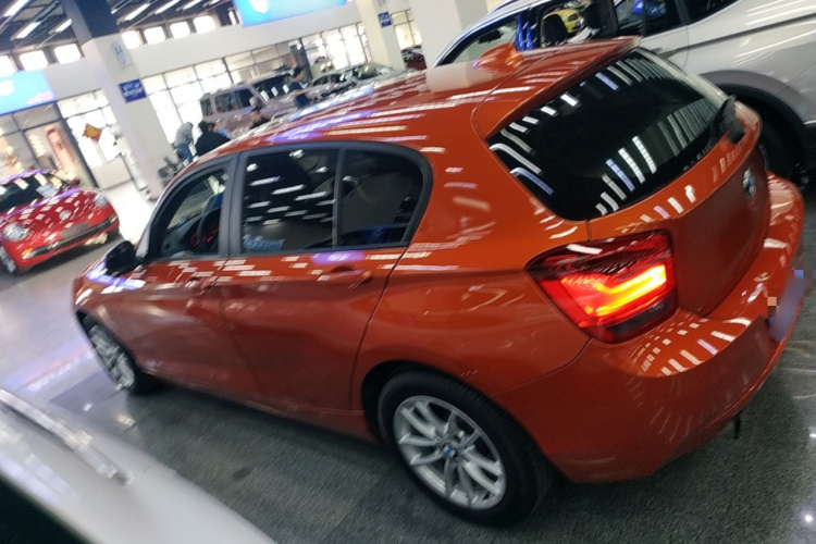 宝马1系(进口) 2013款 改款 118i 领先型车身外观4