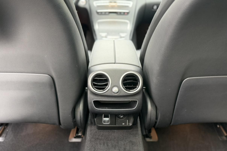 奔驰C级 2021款 C 200 L 时尚型运动版中控内饰7007