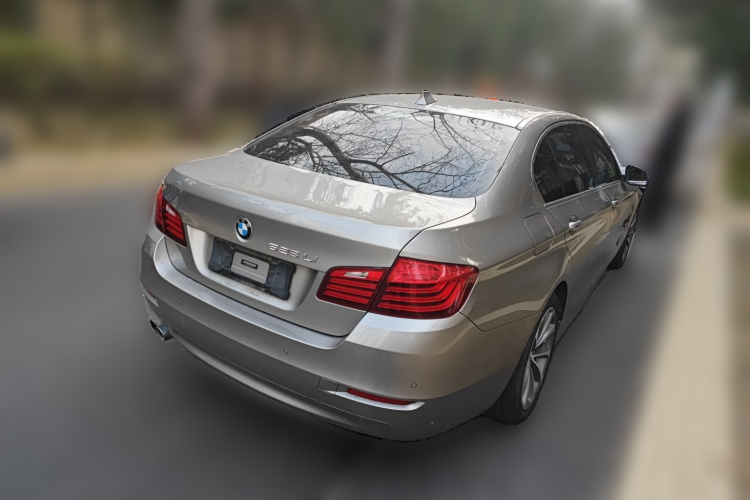 宝马5系 2014款 528Li 领先型车身外观7