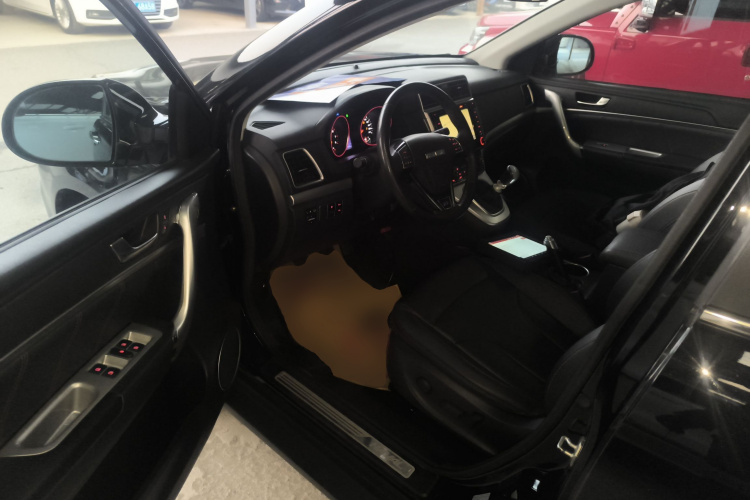 哈弗H6 2017款 蓝标 运动版 1.5T 手动两驱精英型中控内饰20